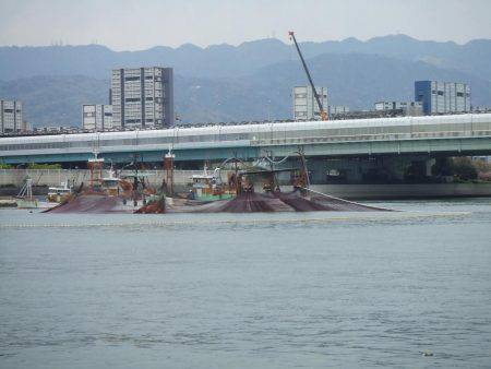 こんなところで漁船が・・・